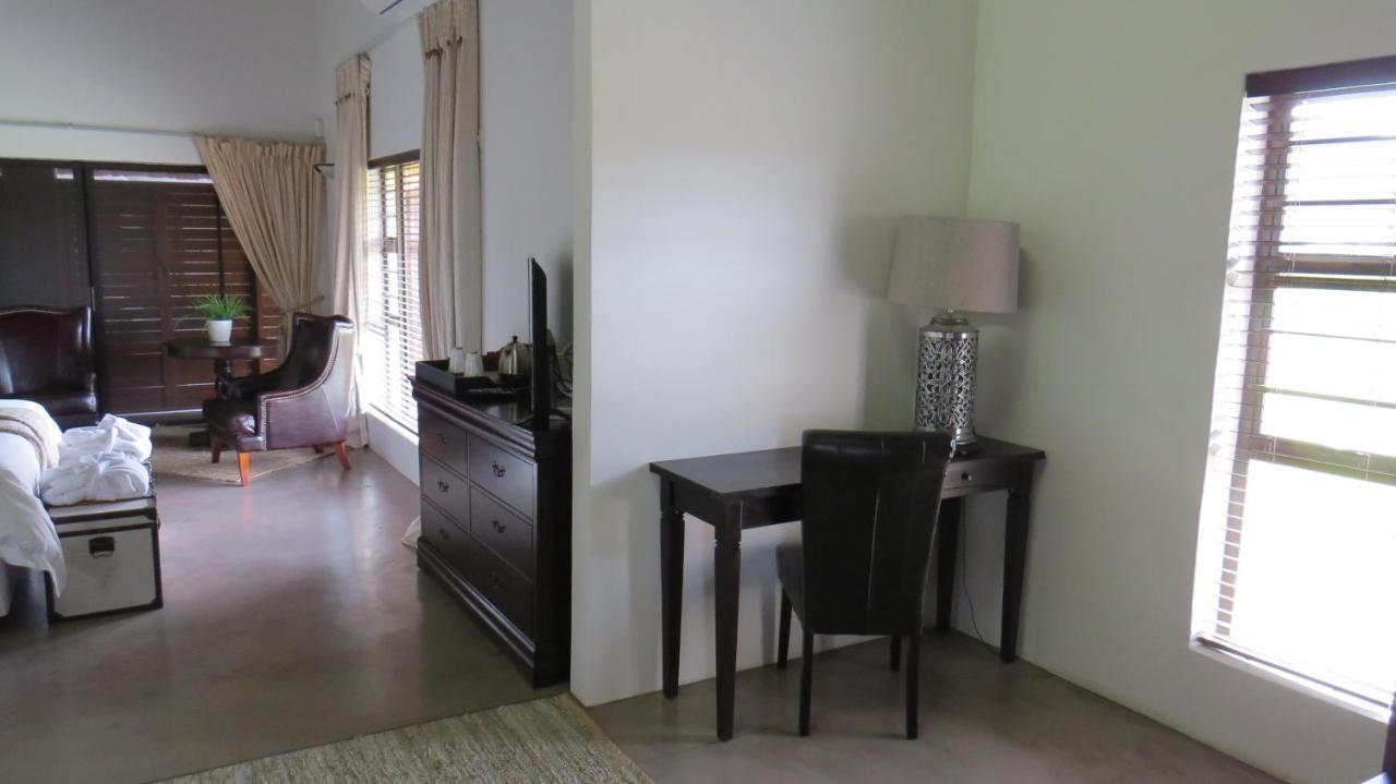 Parkview Safari Lodge Колчестер Экстерьер фото