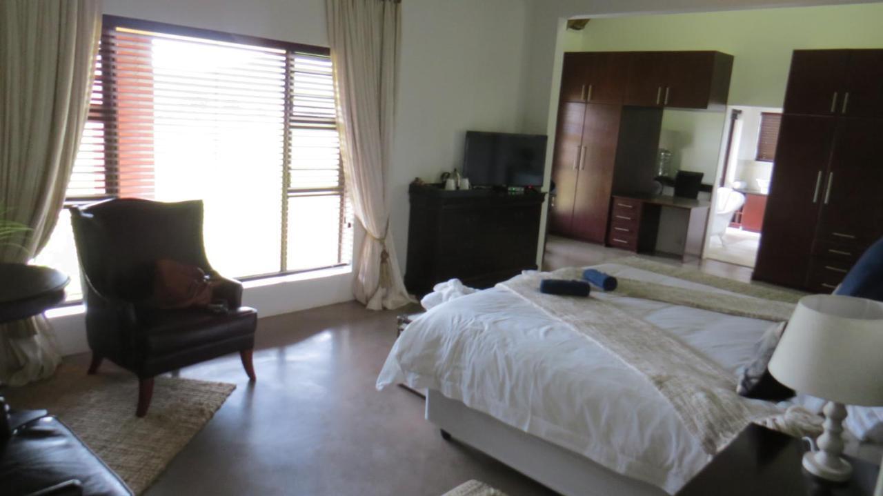 Parkview Safari Lodge Колчестер Экстерьер фото